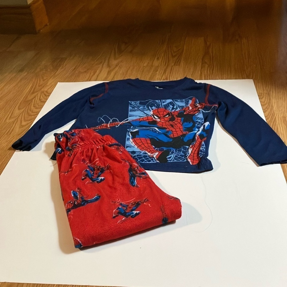 MARVEL Child’s Officially Licensed SPIDER MAN PJ SET Size 4/5 Red/Blue Preowned